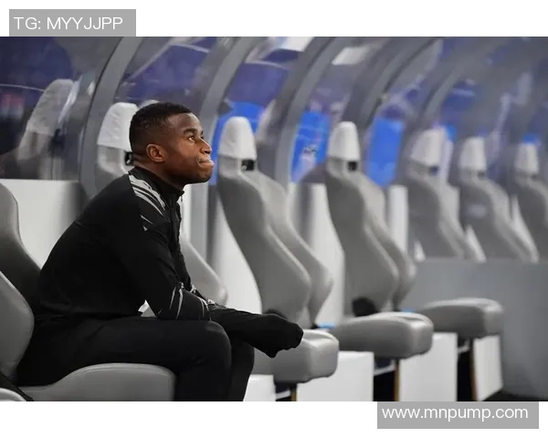 德天空：多特重视昆滕-廷贝尔；布兰特开端学习西班牙语